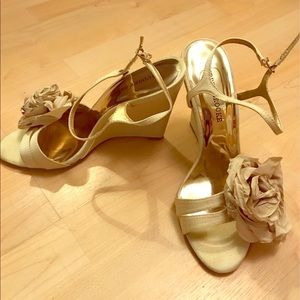 Audrey Brooke Skylar Wedges - ivory