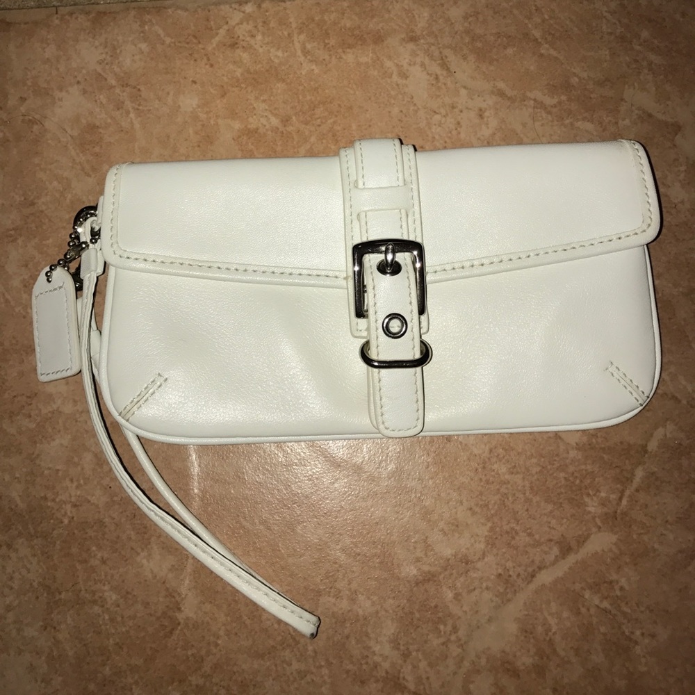 Authentic Coach wristlet ✨