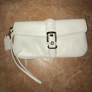 Authentic Coach wristlet ✨