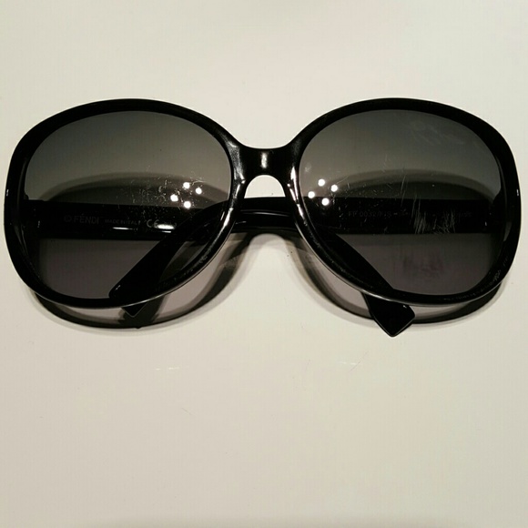 Fendi black frame & tint Fendista Sunnies
