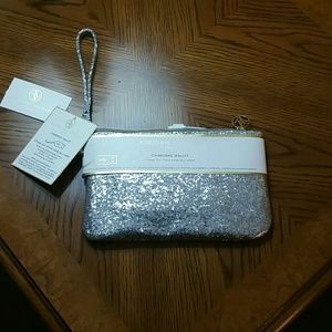 Adrienne Vittadini Charging Wallet