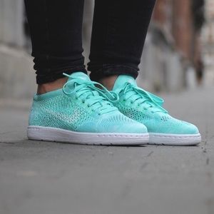 Nike Women's Tennis Classic Ultra Flyknit