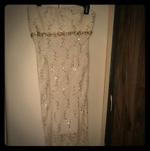 Long lace dress half is see thro