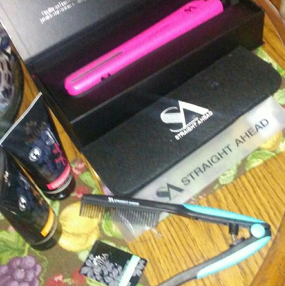 Hair straightener/curler with accessories