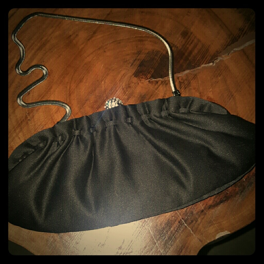 🎀 Black Satin Clutch