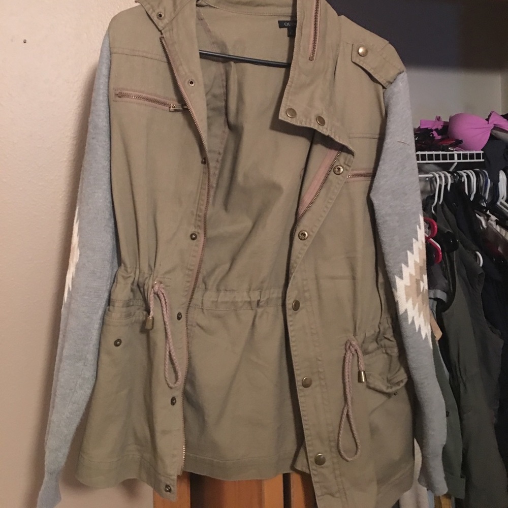 tan sweater/jacket with grey sleeves!