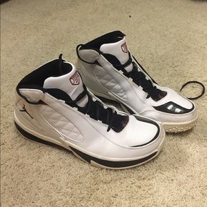 Jordan (Jeter series) basketball shoes