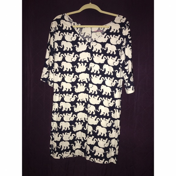 Lilly Pulitzer Dresses - Lilly Pulitzer V-Neck T-Shirt Dress Lilly Pulitzer Dresses - Lilly Pulitzer V-Neck T-Shirt Dress