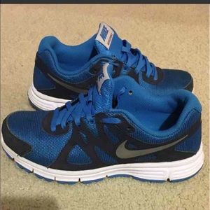 boys nike shoes size 5