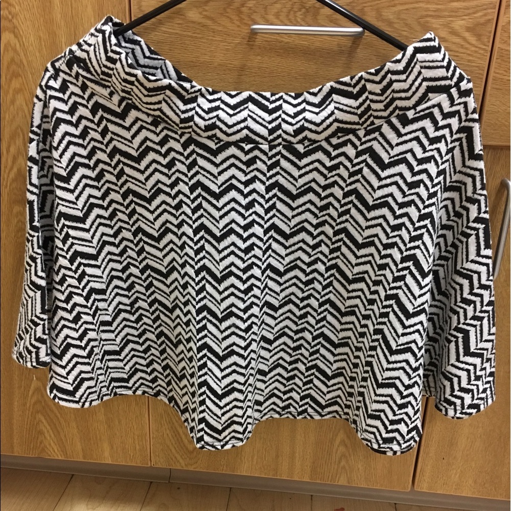 Black and white skater shirt
