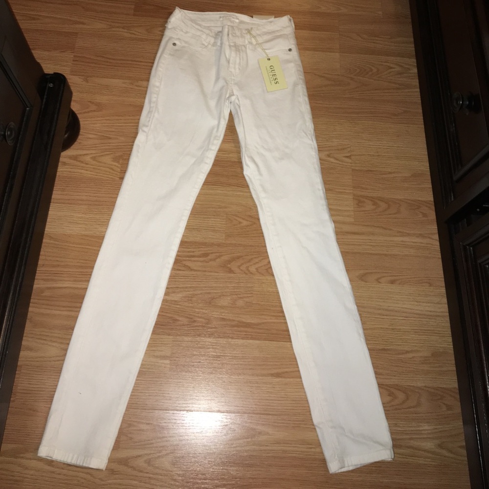 NWT white guess jeans size 25 REG