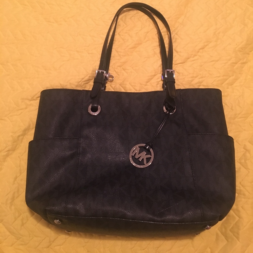 Michael kors jet set tote