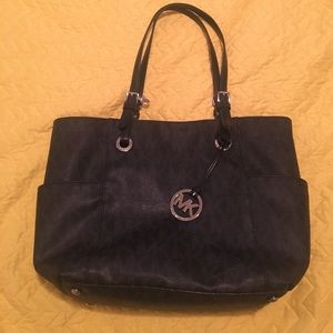 Michael kors jet set tote