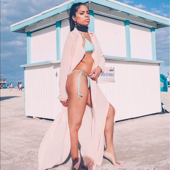 Meet your Posher, Monique - Picture 4 of 5