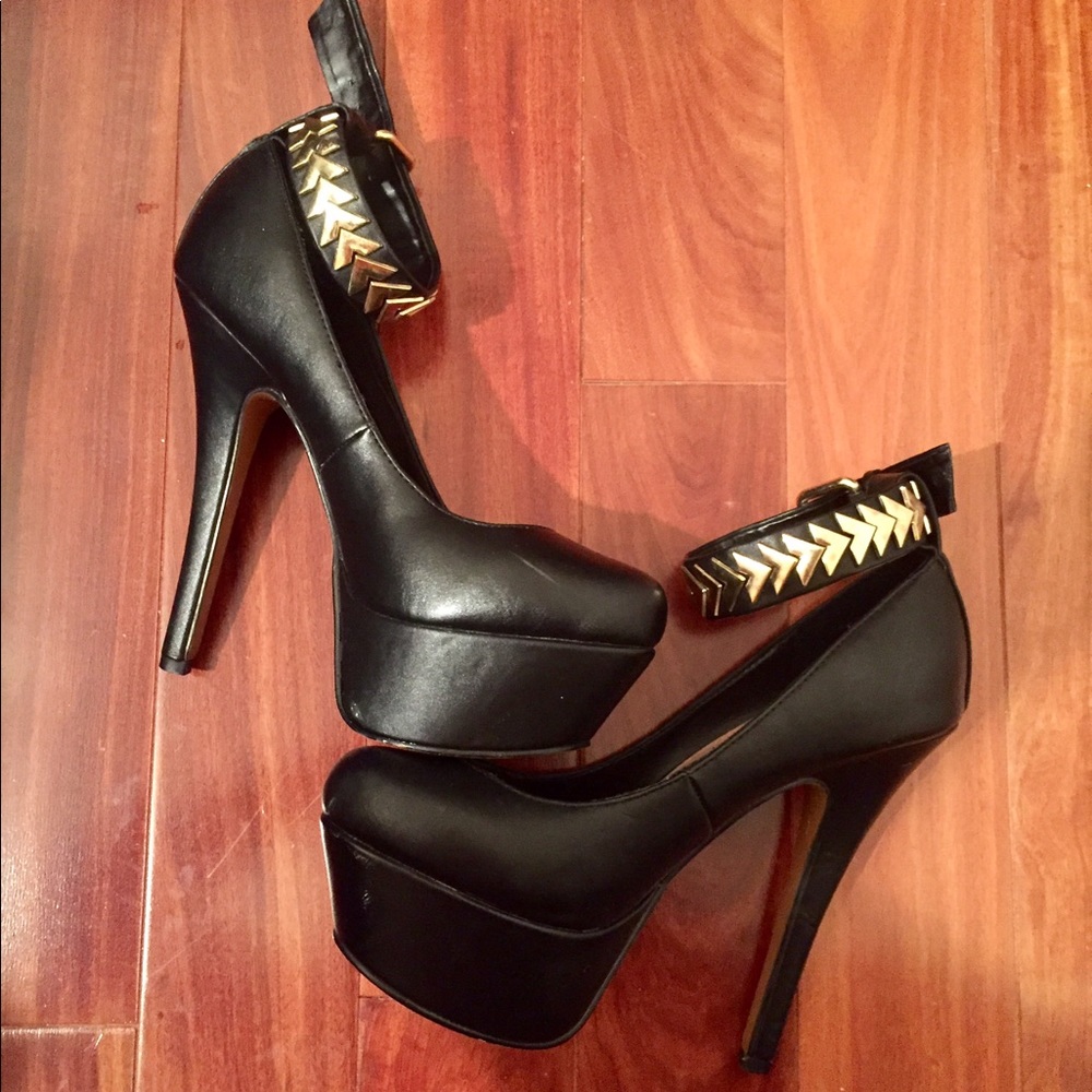 Bakers black & gold heels