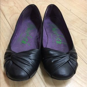Size 8 black flats