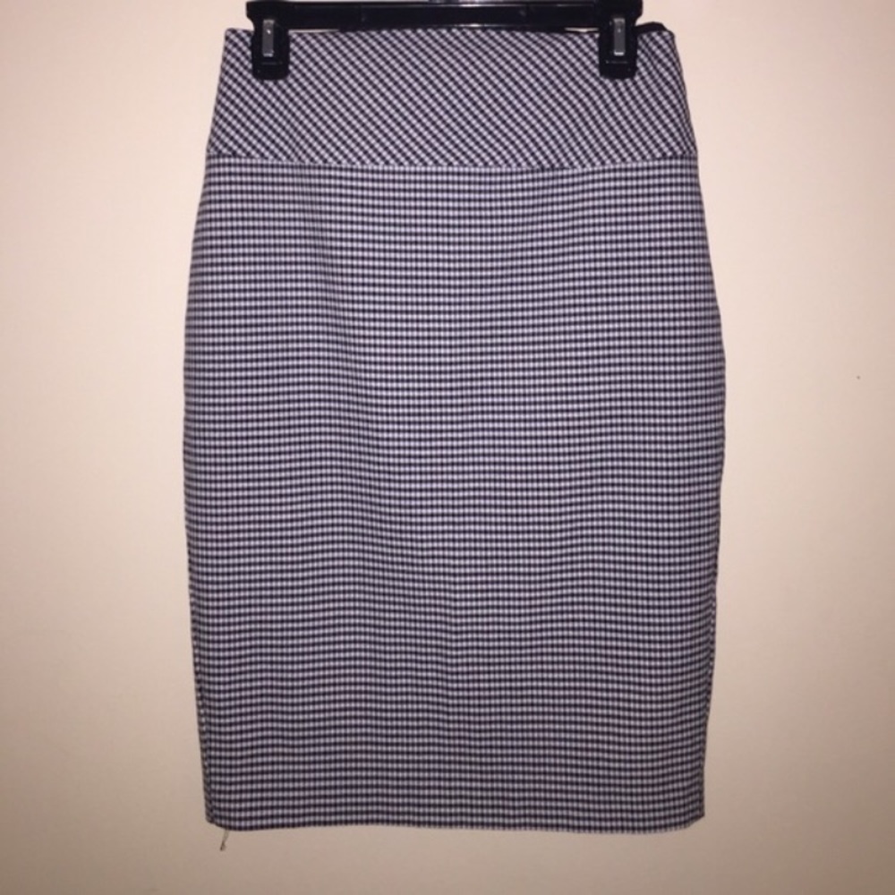 Express pencil skirt,  Black and white pattern.