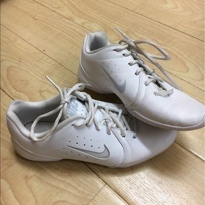 Nike cheer shoes