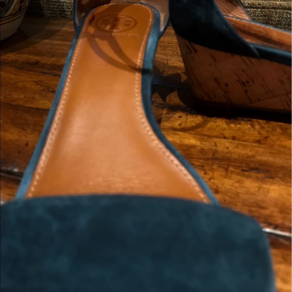 Tory Burch suede ankle strap sandals - Picture 4 of 4