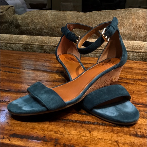 Tory Burch suede ankle strap sandals - Picture 2 of 4