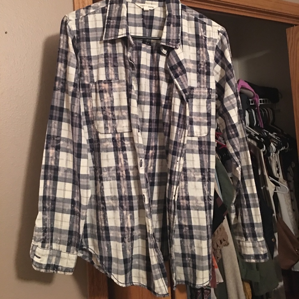 super cute and comfy navy and white plaid!