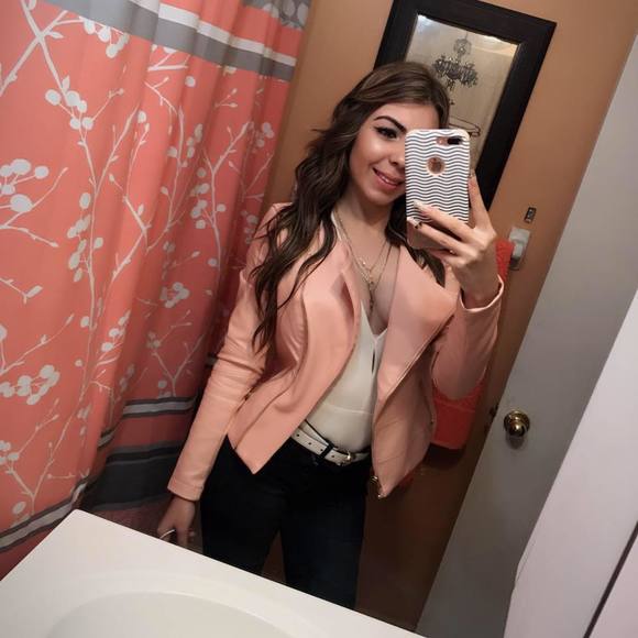 Meet your Posher, Janett - Picture 1 of 1