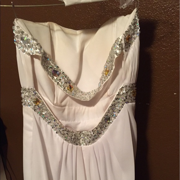 Prom dress - Picture 4 of 5