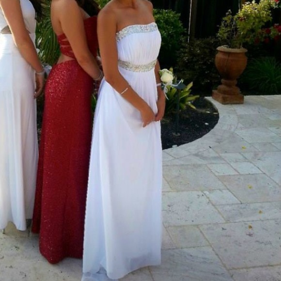 Prom dress - Picture 1 of 5