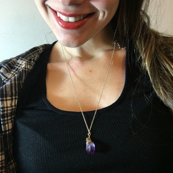✨HOST PICK✨ Gold dipped raw amethyst pendant - Picture 2 of 4