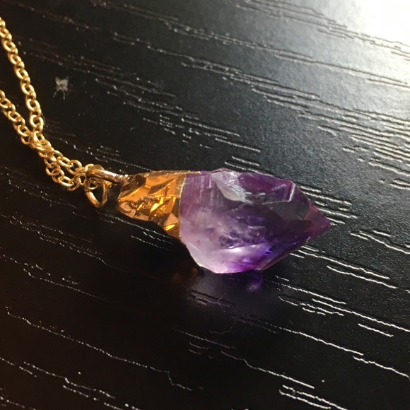 ✨HOST PICK✨ Gold dipped raw amethyst pendant - Picture 4 of 4