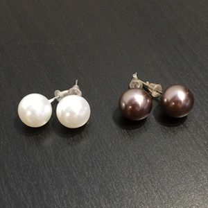Beautiful faux pearl earring set