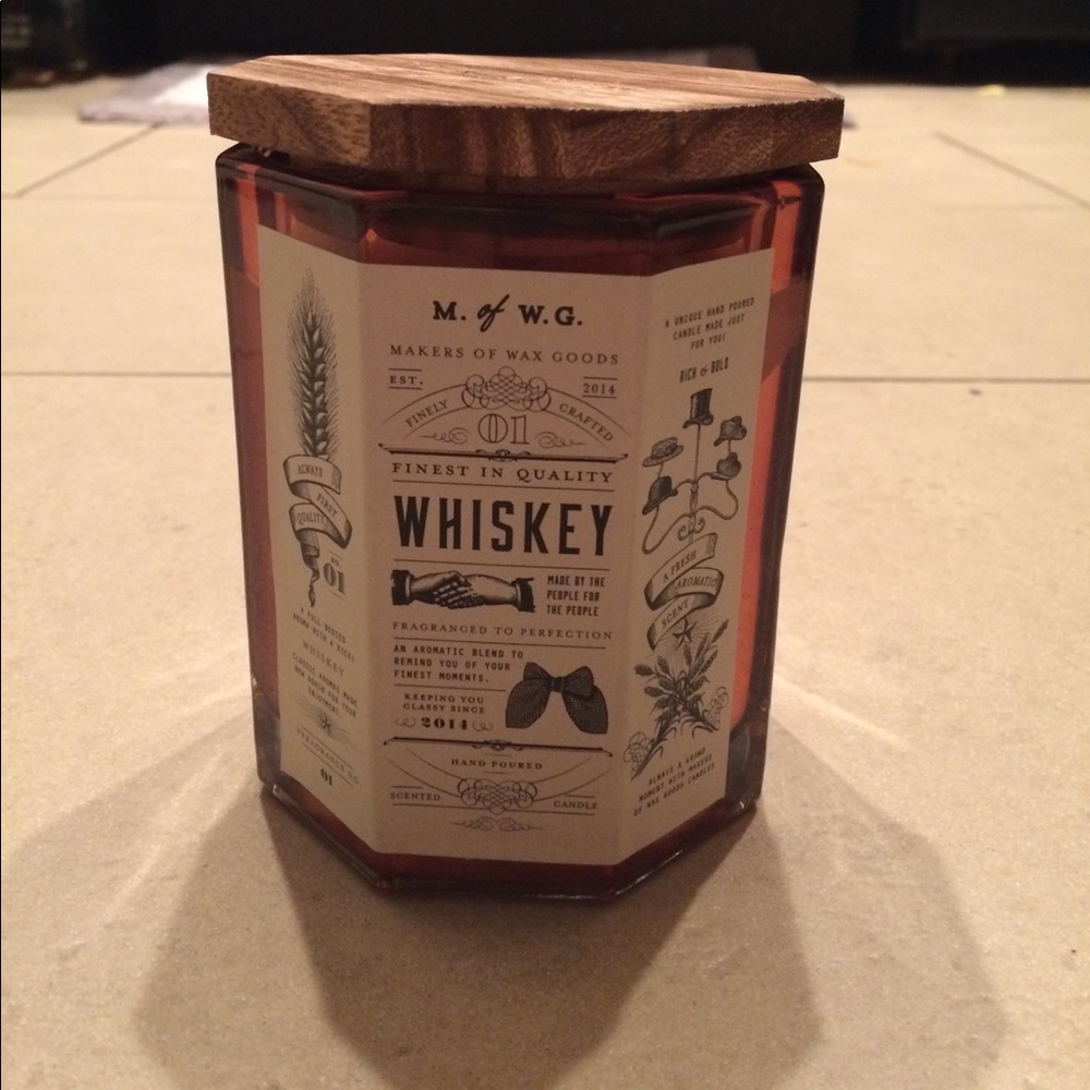 Wood wick "whiskey" candle