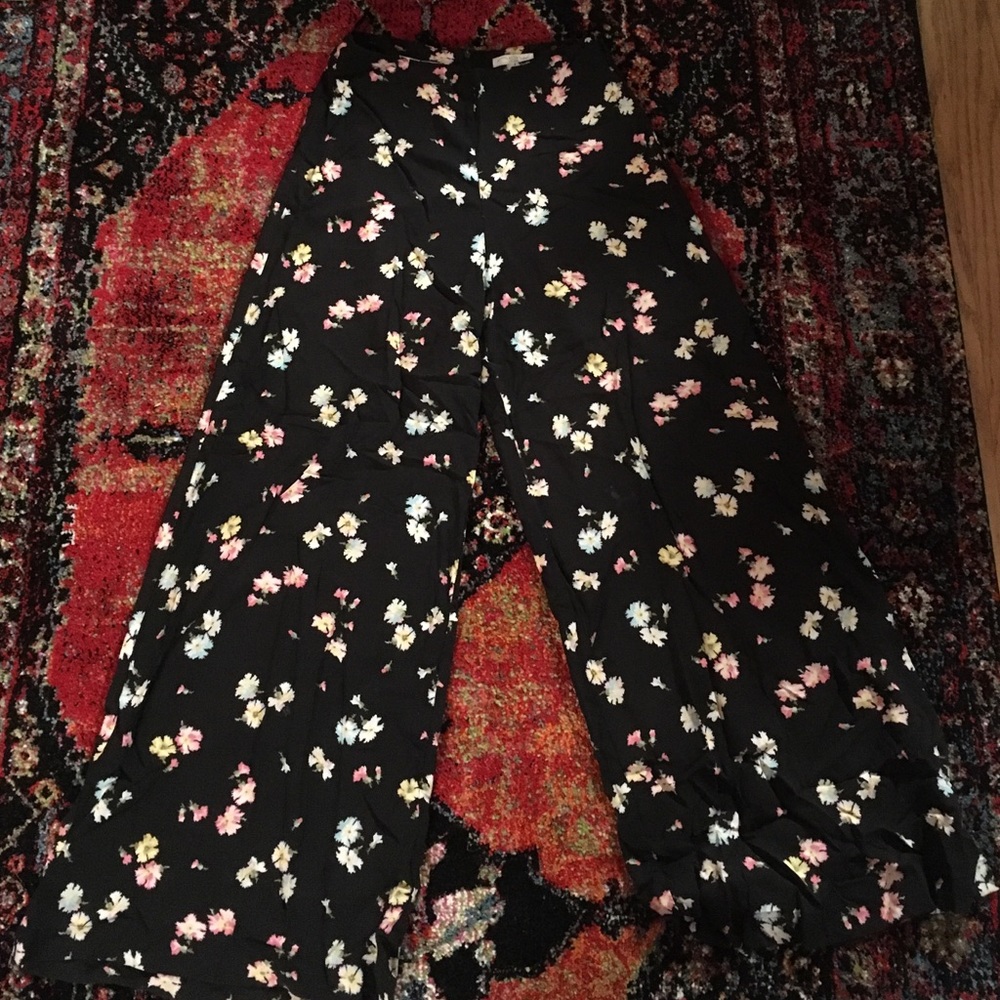 High waist floral wide leg pants!