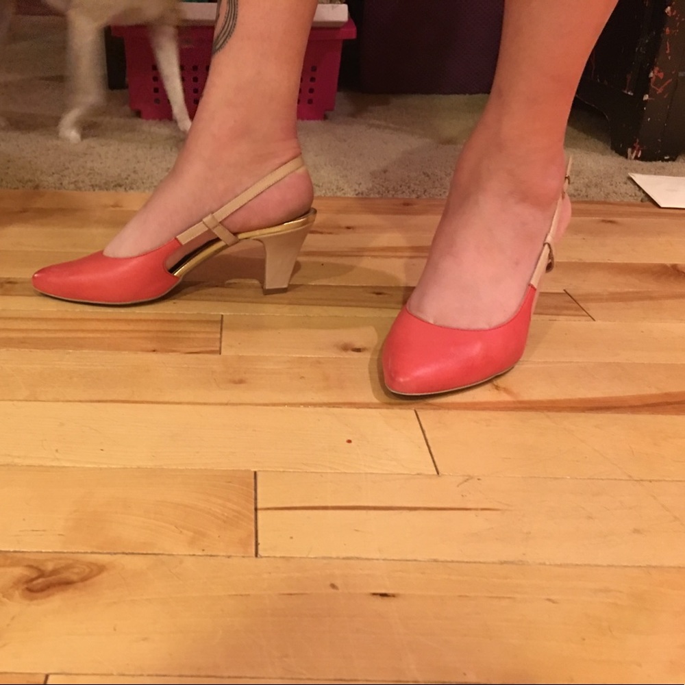 Janet & Janet Coral slingback kitten heels
