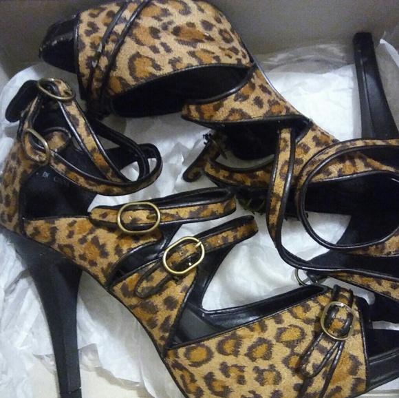 Leopard Print Heels - Picture 1 of 2