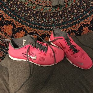 women's nike tennis shoes