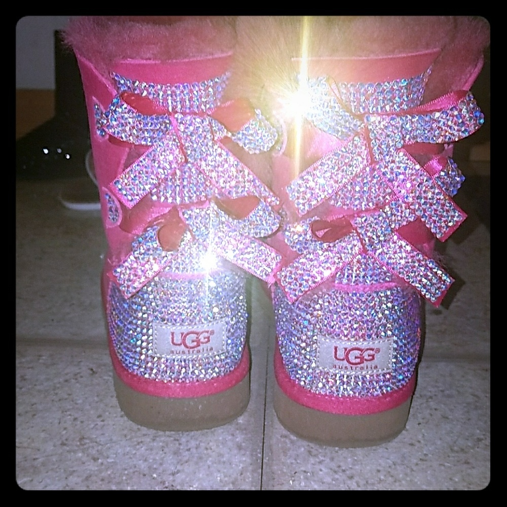 New Swarovski Authentic Pink Bailey bow Uggs