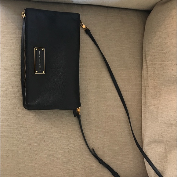 Black fold over Marc jacobs crossbody - Picture 1 of 2