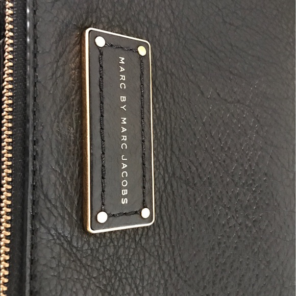 Black fold over Marc jacobs crossbody - Picture 2 of 2