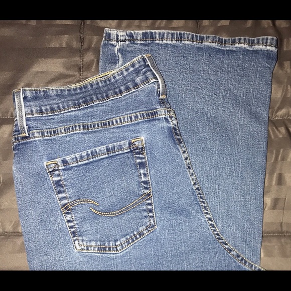 Signature Levi Strauss Boot Cut - Picture 3 of 4