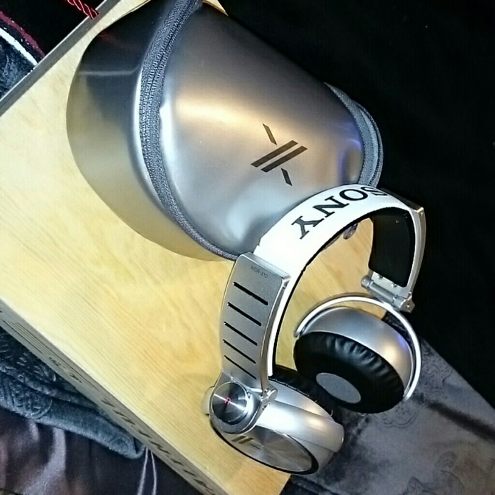 Sony MDR X10 X-series Over-the-Ear Headphones Blac