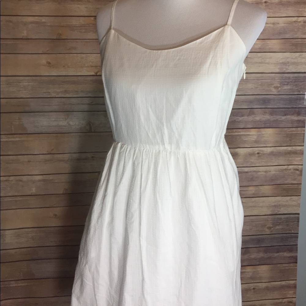Gap White Cotton Linen Dress. So sweet for Summer.