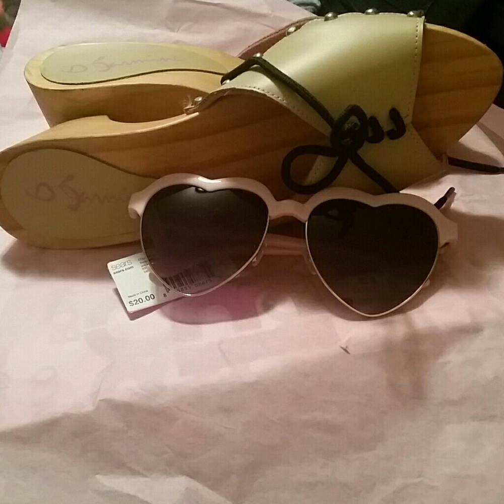 SUNGLASSES & WOODEN SANDALS Set!