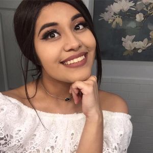 Meet your Posher, Valerie