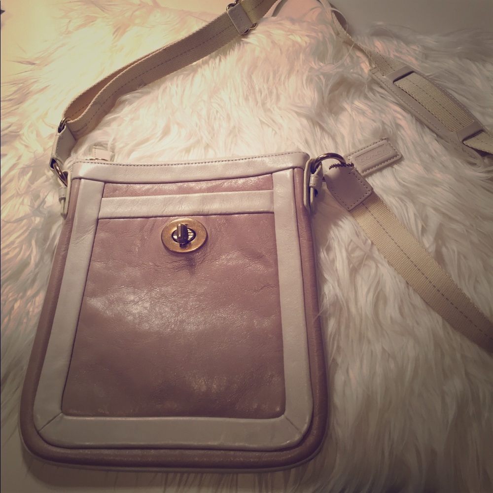 Beautiful leather Coach cross body bag