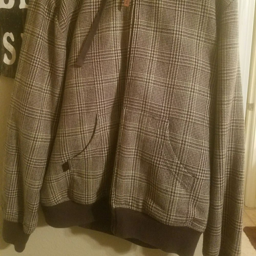 Coat - Picture 2 of 3
