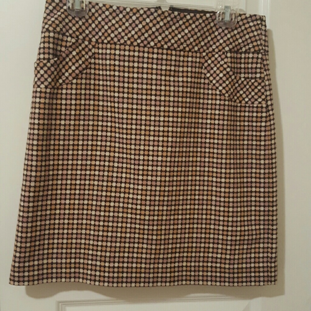 Cute patterned knee length skirt