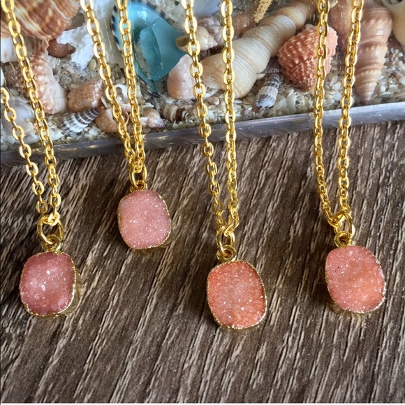 💫LAST Peach Druzy Necklace - Picture 4 of 8