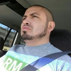 Meet your Posher, Efrain