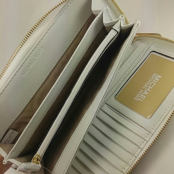 LOOKING FOR - Picture 3 of 3